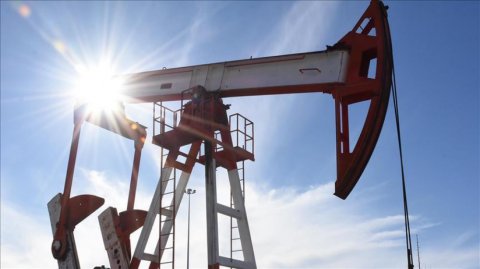Azərbaycan neft hasilatını 20 min barrel azaldır