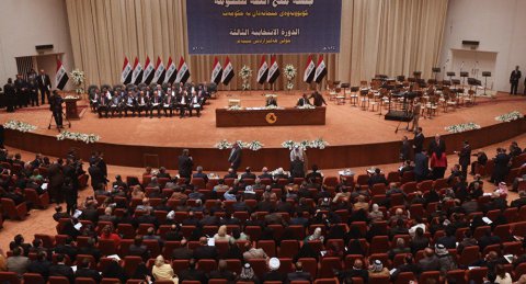 İraq parlamentində xaos yaşandı