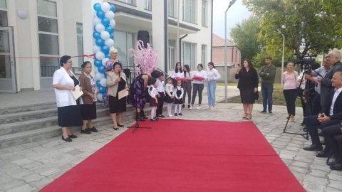 Gürcüstanda Azərbaycandilli yeni məktəb binasının açılışı oldu