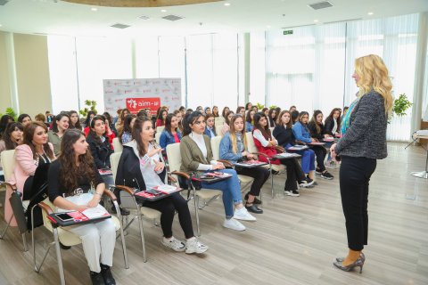 Qubada qadınların işgüzar inkişafı təlimlərinə start verilib