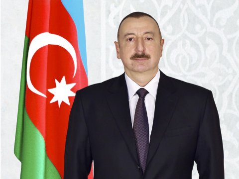 Prezident İlham Əliyev ruminiyalı həmkarını təbrik edib