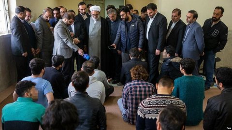 İranda son etirazlara qatılanların kütləvi həbsinə başlanılıb. Tehran, İsfahan və Şirazda 50-dən çox etirazçı həbs edilib