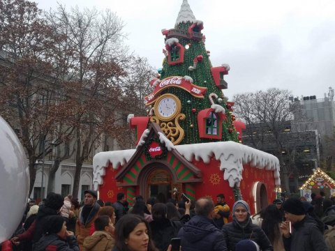 Şəhərdəki bayram axşamı və ya Yen ilin görünməyənləri - FOTOLAR