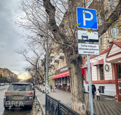 Sürücülərin nəzərinə: Bakıda parklanma ödənişsizdir 