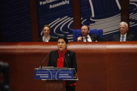 Gürcüstan prezidenti AŞPA-da müsəlman dünyasında ilk qadın deputat olmuş azərbaycanlı barədə danışıb