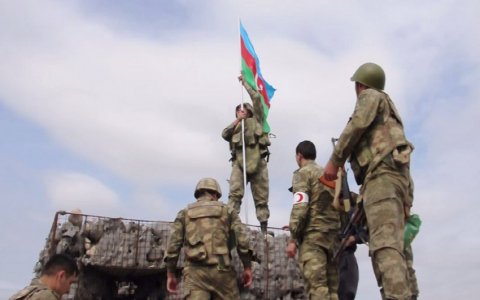 Litvalı jurnalist: "Azərbaycan düşmən ordusunu öz torpaqlarından çıxarır"