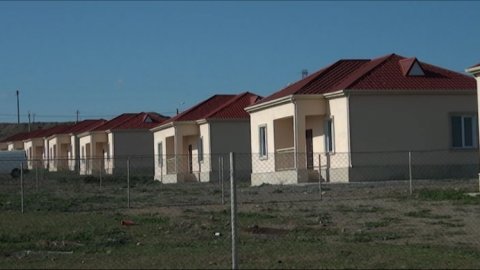 Füzuli rayonunda məcburi köçkünlərə yeni evlər verilib - FOTOLAR