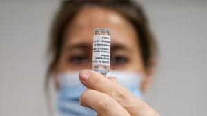 ÜST koronavirusa qarşı üçüncü vaksin dozasına ehtiyac görmür