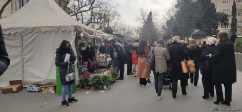 Bakıda Novruz çadırları qurulub - FOTOLAR