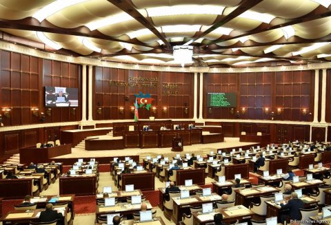 2021-ci il dövlət büdcəsinin icrasına dair illik hesabat parlamentin plenar iclasına tövsiyə edilib