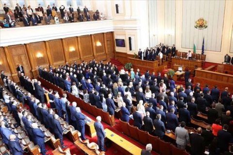 Bolqarıstan prezidenti parlamenti buraxdı