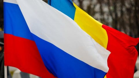 Rusiyalı diplomat Rumıniyadan qovuldu