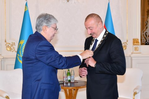 Tokayev Əliyevi “Altın kıran” - “Qızıl qartal” ordeni ilə təltif etdi