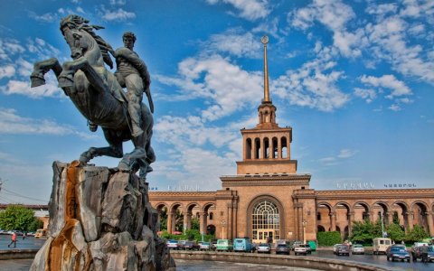 Ermənistanın dövlət borcu kəskin artıb