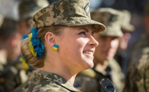 Ukraynada qadınların hərbi qeydiyyatı təxirə salındı