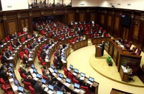Ermənistanda parlament işə başladı - Müxalifət boykot etdi