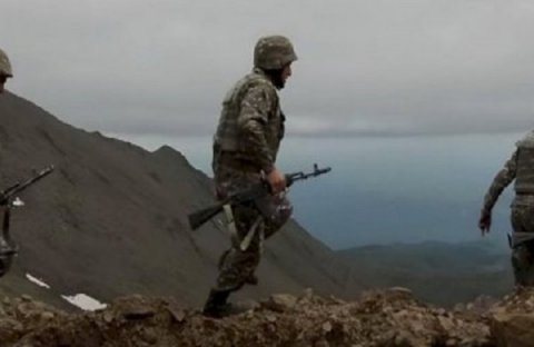 Ermənistan ordusunda insident - Ölən var