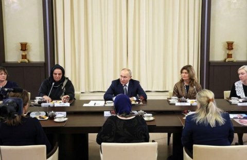 Putin müharibədə ölən hərbçilərin analarına söz verdi