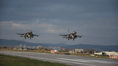 Egey dənizi səmasında gərginlik - Türkiyə F-16-larını havaya qaldırdı