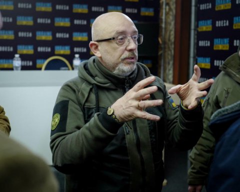 Ukraynanın müdafiə nazirinə sui-qəsd təşkil edildi
