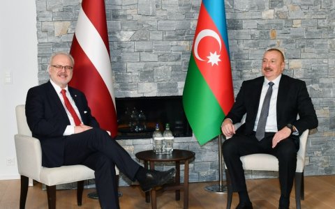 İlham Əliyev Latviya prezidenti ilə görüşdü