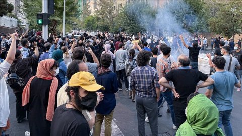 İranda yenidən etiraz aksiyaları baş qaldırıb