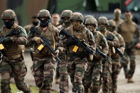 Fransa hərbi təlimlərə start verib