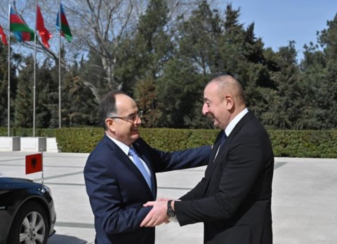 Prezident alban həmkarı ilə görüşdü