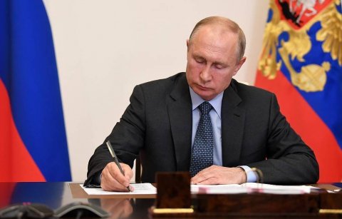 Putin Azərbaycanla bağlı sazişi imzaladı