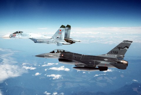 ABŞ F-16 qırıcıları ilə İran hərbi bazalarına zərbələr endirdi