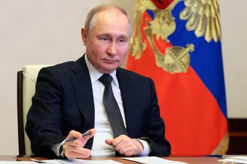 Putin hərbi xidmətə çağırış haqqında sərəncam imzalayıb