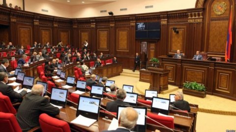 Ermənistan parlamentinin iclası vaxtından əvvəl başa çatıb