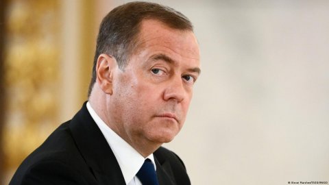 Ən həssas kateqoriyalara aid olan malların idxalı dayanacaq - Medvedev