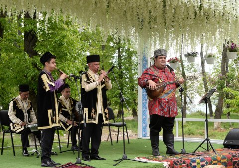 “Xarıbülbül” Beynəlxalq Musiqi Festivalı başladı