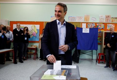 Yunanıstanda parlament seçkilərinin ilkin nəticələri bəlli oldu