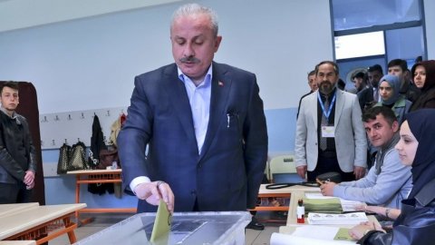 Mustafa Şəntop prezident seçkilərinin ikinci mərhələsində iştirak etdi