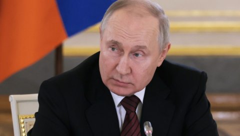 Putin Təhlükəsizlik Şurasının daimi üzvləri ilə müşavirə keçirdi