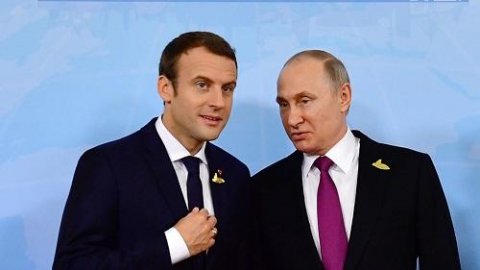Makron: “Əgər Putin özü mənə zəng eləsə, onunla danışaram”