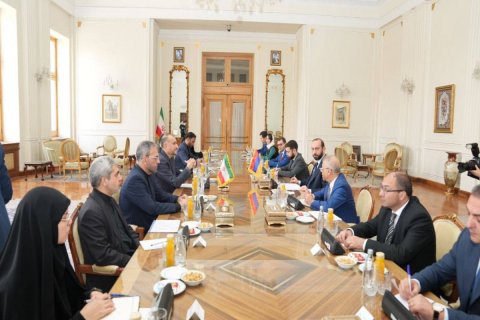 Ermənistan və İran XİN Başçıları görüşdü
