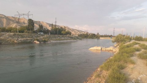 Qarabağ kanalı daşdı - Kəndi su basdı