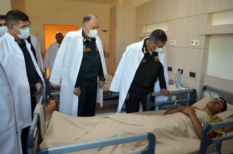 Zakir Həsənov yaralı hərbi qulluqçulara baş çəkdi