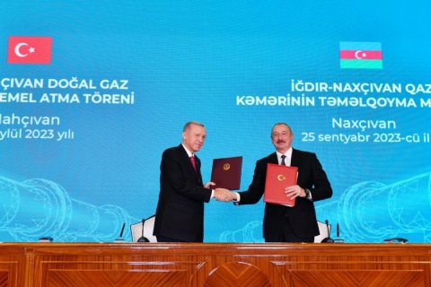 Azərbaycanla Türkiyə arasənda 3 sənəd imzalandı