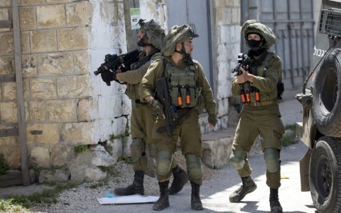 İsrail ehtiyatda olan 300 min hərbiçini orduya çağırır