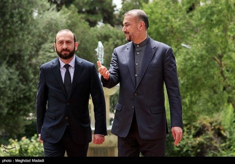 Ermənistan və İranın XİN Başçıları telefon danışığı apardı