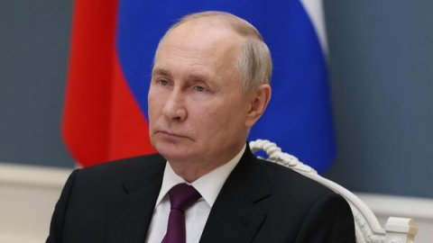 Putin: “Xaricdəki fiqurların mövqeyi təəccüblüdür”