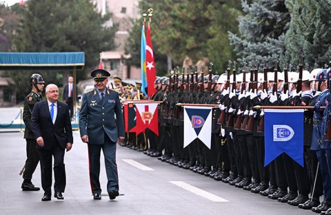 Qazaxıstanın müdafiə naziri Türkiyəyə səfər etdi