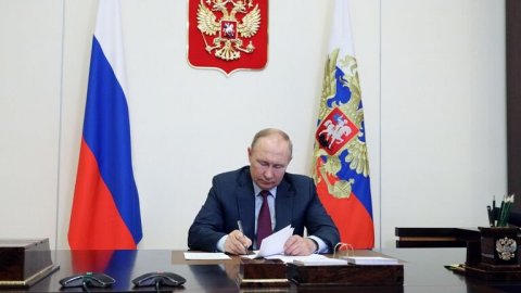 Putin prezident seçkiləri haqqında qanuna dəyişikliyi təsdiq etdi