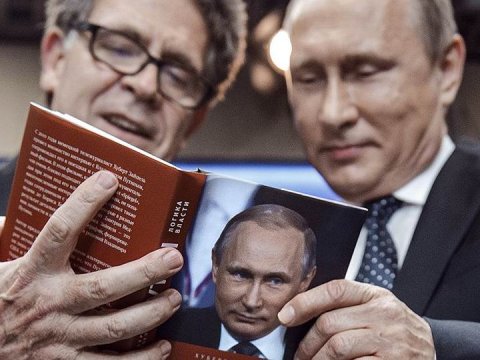 Almaniya Putin haqqında yazılan kitabların satışını dayandırdı