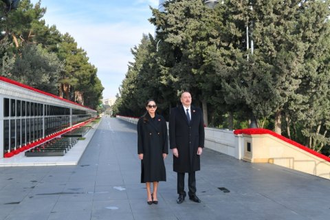 Prezident və xanımı Şəhidlər xiyabanını ziyarət etdi - FOTO