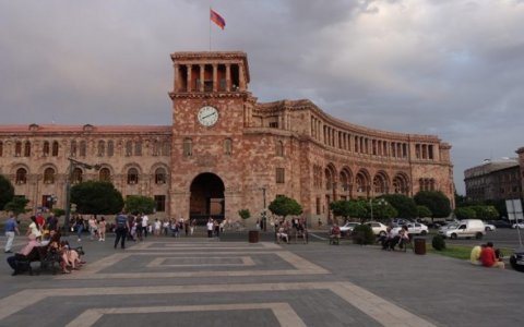 İrəvanda ictimai nəqliyyatın gediş haqqı bahalaşır